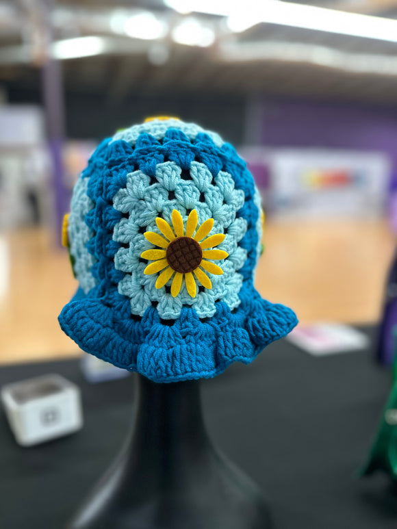 Blue sunflower hat